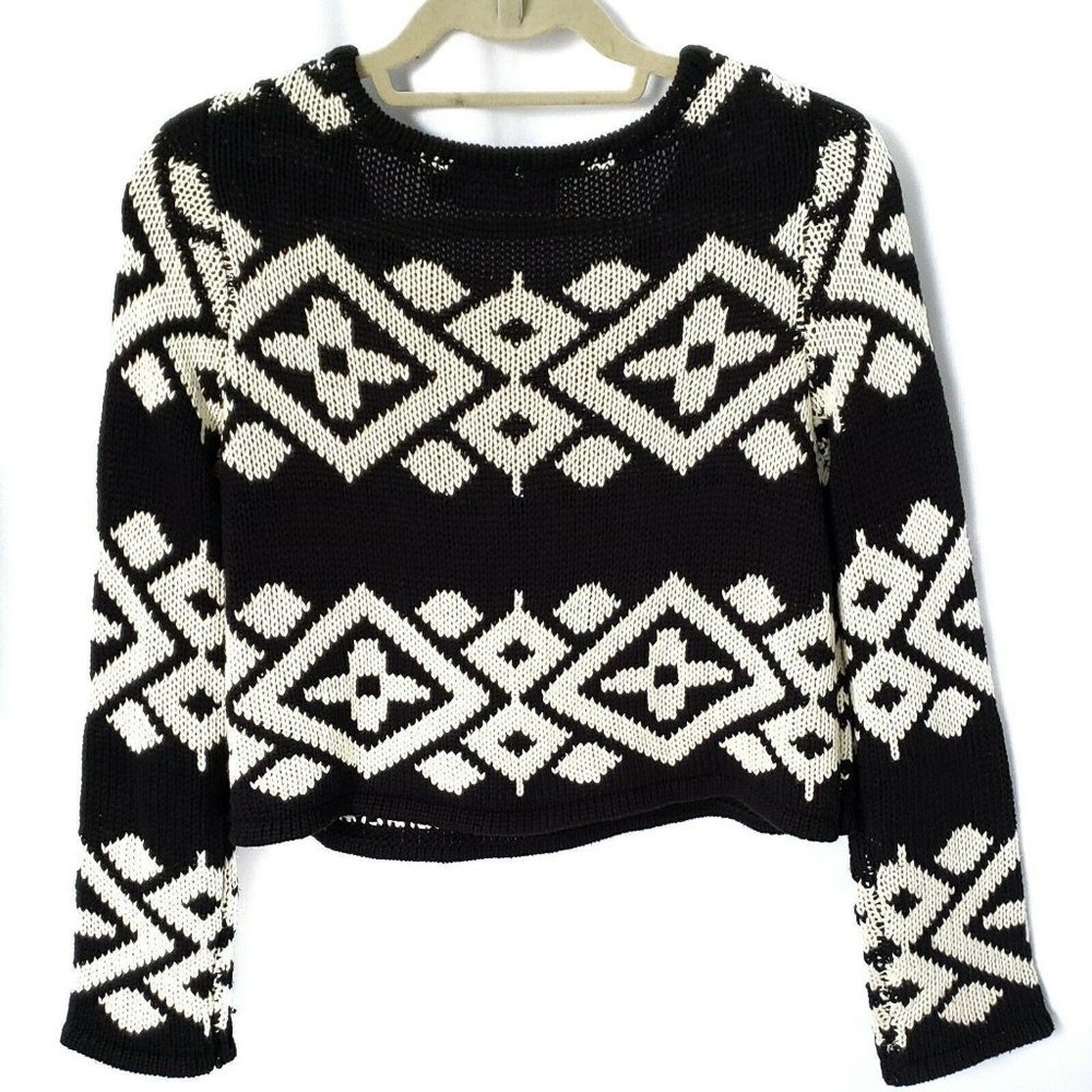 MinkPink Womens Boho Cropped Sweater Medium Tribal Pattern Pullover Black White